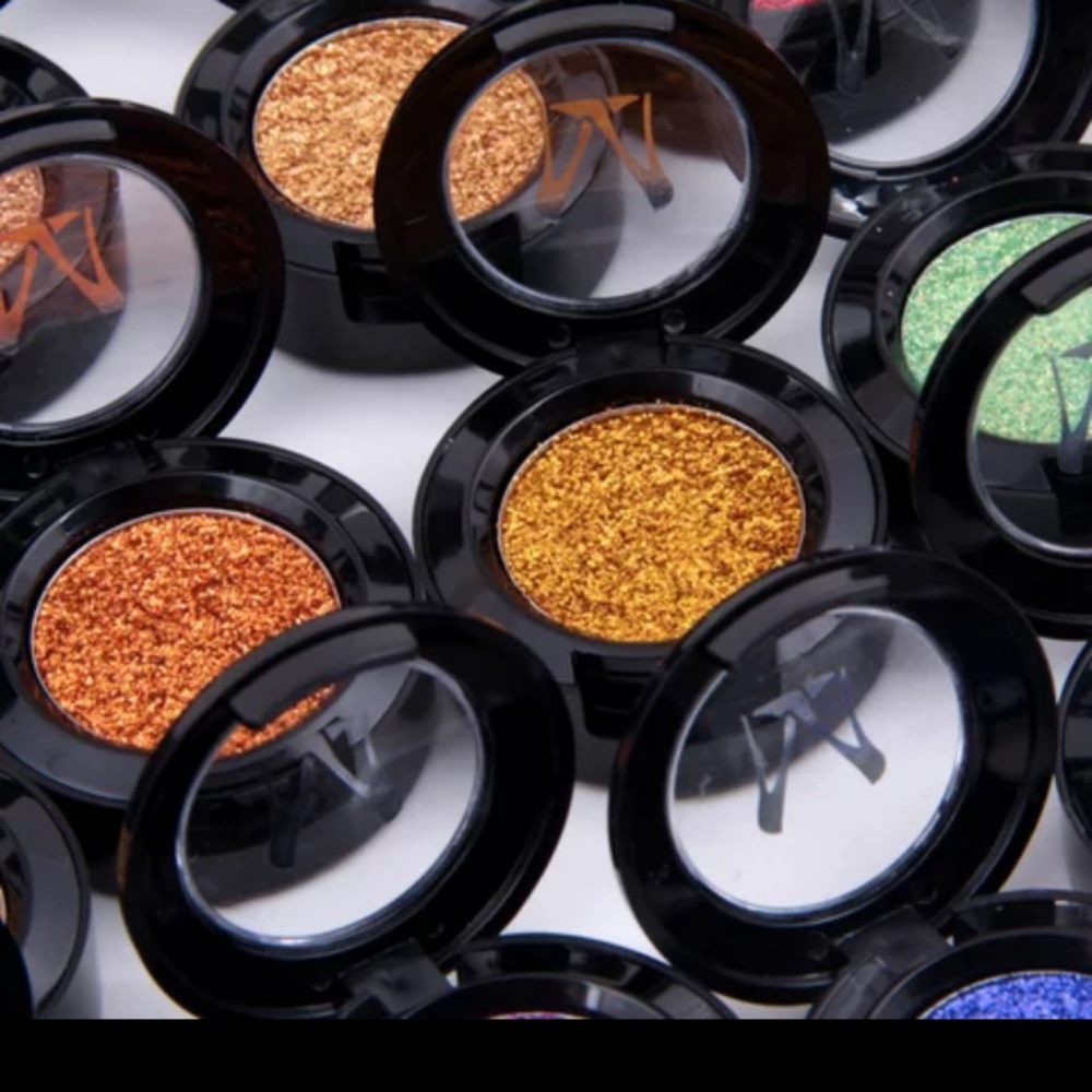 Eyeshadow - Picture 6 of 6